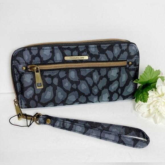 Travelon RFID Blocking Grey Animal Print Continental Wallet Wristlet - Picture 1 of 11